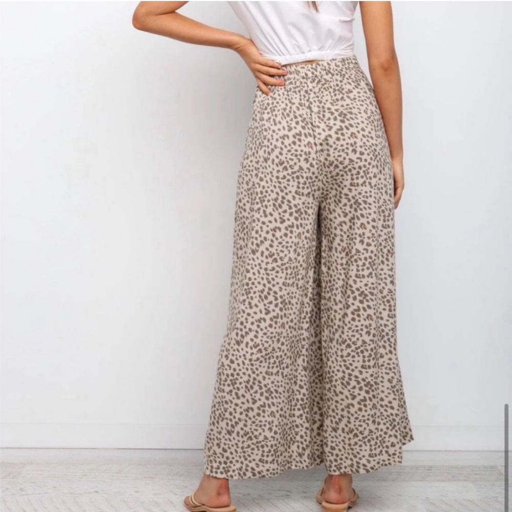 Petal & Pup Animal Print Extra Wide Leg Cropped High Waist Flowy Pants Size XS - Picture 3 of 15